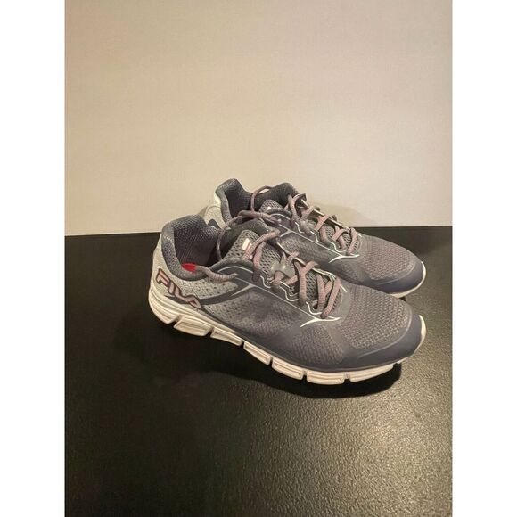 Fila‎ Women's Coolmax 5RM00525-260 Size US 8 Gray  Memory Foam Running Shoes - Picture 1 of 8